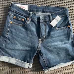 Gap 5" Girlfriend shorts Mid rise